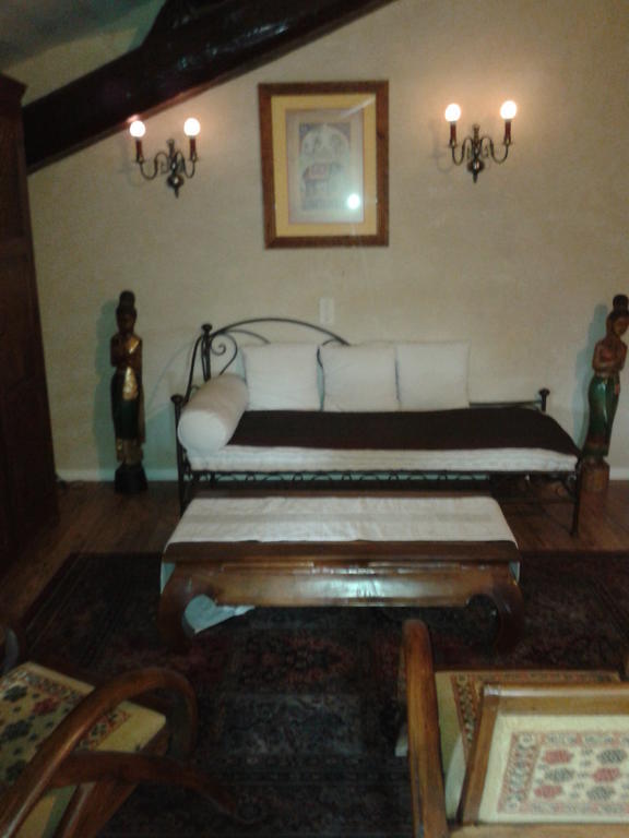 Le Chateau Des Estubiers Bed and Breakfast Sérignan-du-Comtat Habitación foto